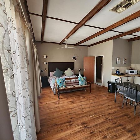 Midway Overnight Rooms 킴벌리 외부 사진